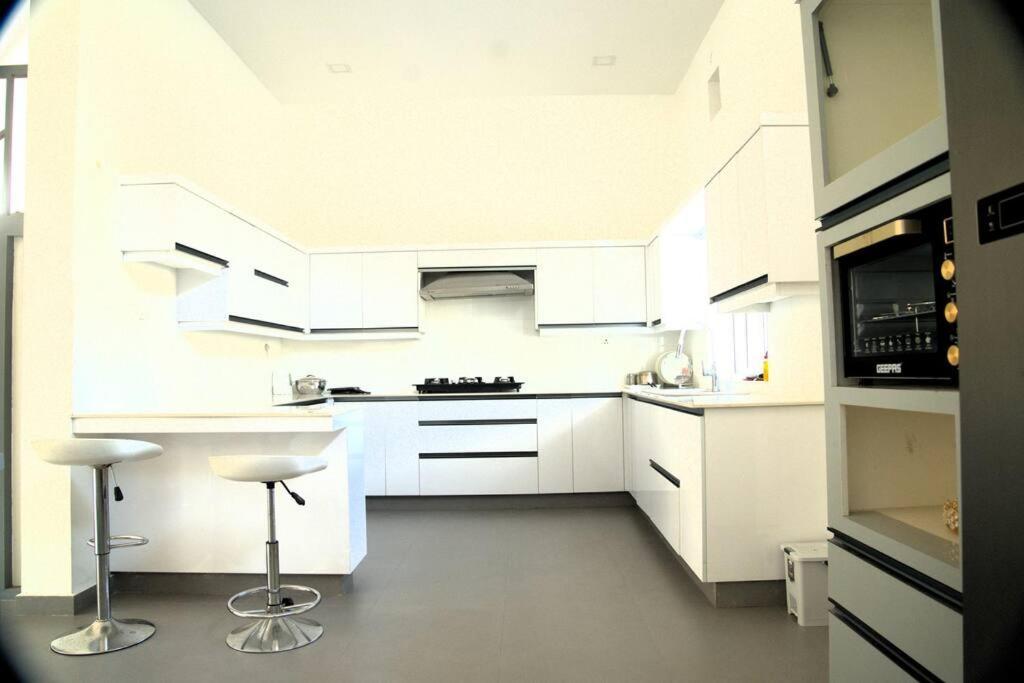 The Urban Getaway Villa Thiruvananthapuram Ngoại thất bức ảnh