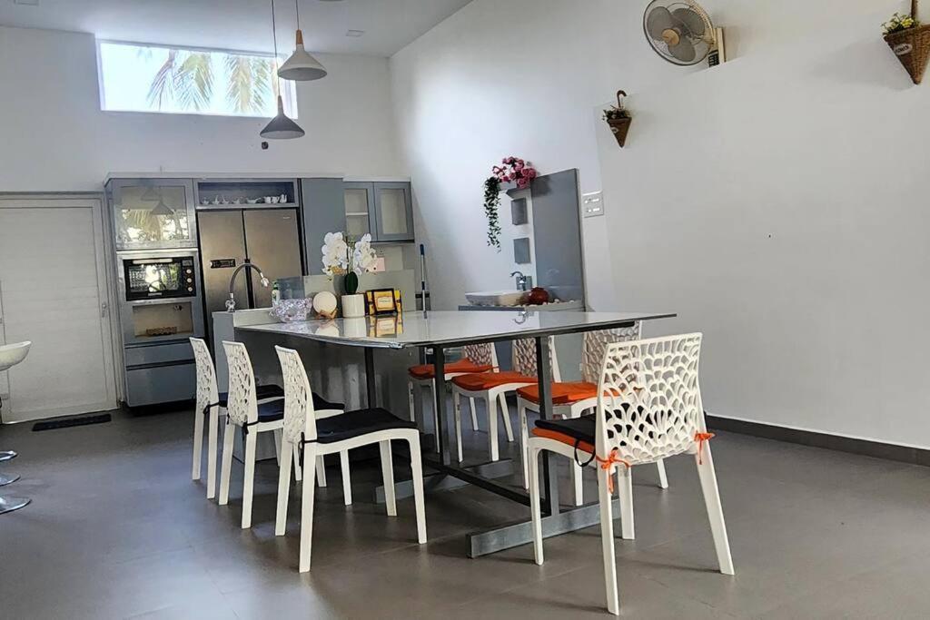 The Urban Getaway Villa Thiruvananthapuram Ngoại thất bức ảnh